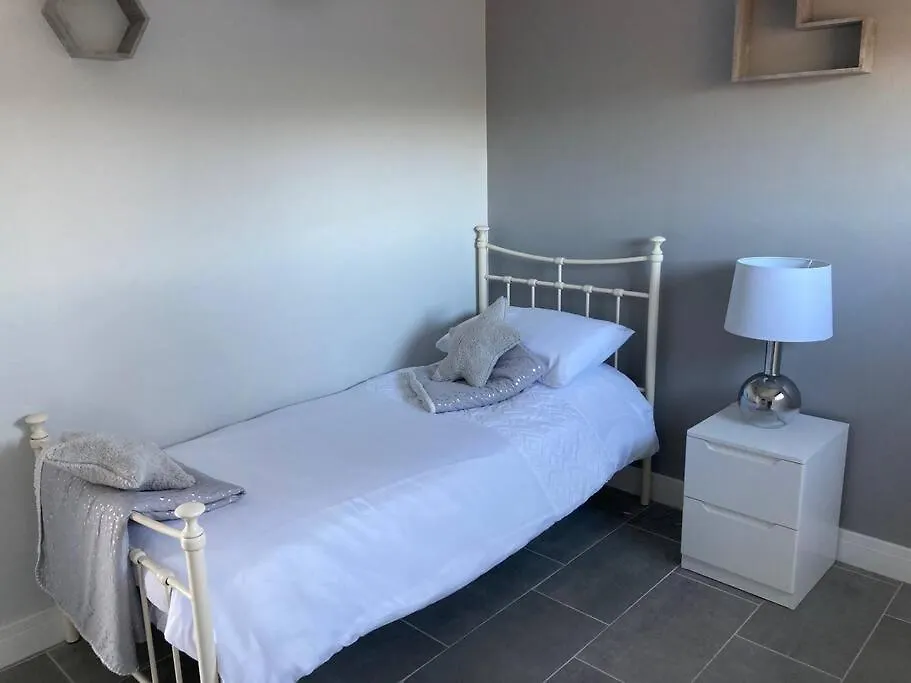 2 Bedroom 4 Person Purpose Built Single Story Barn Bonvilston